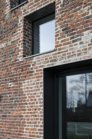 Studio Farris Architects; Flandern; Belgien; Scheunenumbau; Umbau; Umnutzung; Backstein; Betonh�lle; B�ro; Raumstruktur;