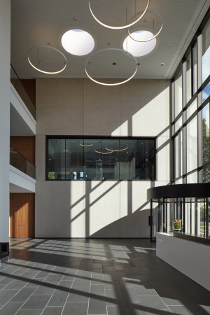 Schulungszentrum, 2016, Fertigstellung, H�rmann, Neubau, Betonfassade, Rippen, H�rmann Forum, Architekten Wannenmacher + M�ller, education, factory, Betonrippen, Schottenbauweise, Produktionsstandort, centre, research, Weiterbildung, Fortbildung, Treppenhaus, Germany, architecture,