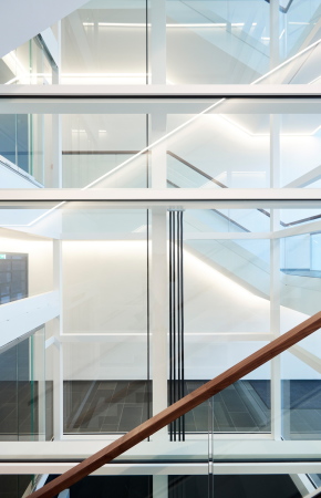 Schulungszentrum, 2016, Fertigstellung, H�rmann, Neubau, Betonfassade, Rippen, H�rmann Forum, Architekten Wannenmacher + M�ller, education, factory, Betonrippen, Schottenbauweise, Produktionsstandort, centre, research, Weiterbildung, Fortbildung, Treppenhaus, Germany, architecture,