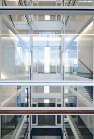 Schulungszentrum, 2016, Fertigstellung, H�rmann, Neubau, Betonfassade, Rippen, H�rmann Forum, Architekten Wannenmacher + M�ller, education, factory, Betonrippen, Schottenbauweise, Produktionsstandort, centre, research, Weiterbildung, Fortbildung, Treppenhaus, Germany, architecture,