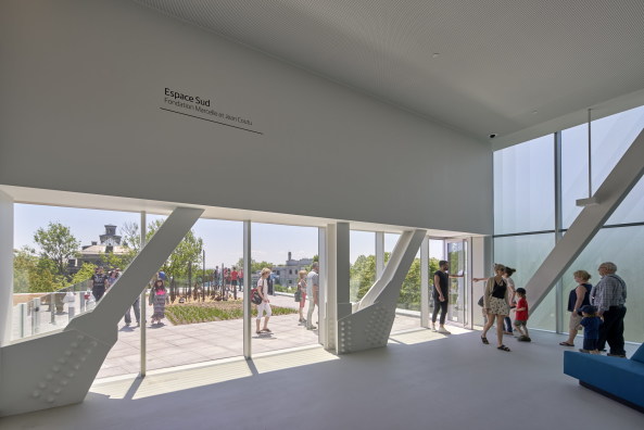 Ville de Qubec, Kanada, 175 Rue Grande Allee, OMA, Rem Koolhaas, Shohei Shigematsu, inn Partners,  Muse national des beaux-arts du Qubec, Pierre lassonde pavillion, Pavillon, Wing, Flgel, Anschluss, Neubau, Glaskasten, Scheiben, Kisten, Boxen, Boxes, Stapel, gestapelt, Fertigstellung, 2016, Juni 2016, Erffnung, opening, Rotterdam, New York, Kanada, Nordamerika,