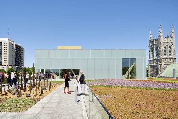 Ville de Qubec, Kanada, 175 Rue Grande Allee, OMA, Rem Koolhaas, Shohei Shigematsu, inn Partners,  Muse national des beaux-arts du Qubec, Pierre lassonde pavillion, Pavillon, Wing, Flgel, Anschluss, Neubau, Glaskasten, Scheiben, Kisten, Boxen, Boxes, Stapel, gestapelt, Fertigstellung, 2016, Juni 2016, Erffnung, opening, Rotterdam, New York, Kanada, Nordamerika,