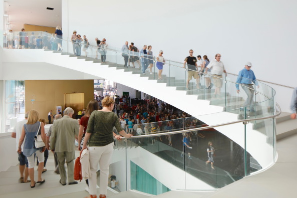 Ville de Qubec, Kanada, 175 Rue Grande Allee, OMA, Rem Koolhaas, Shohei Shigematsu, inn Partners,  Muse national des beaux-arts du Qubec, Pierre lassonde pavillion, Pavillon, Wing, Flgel, Anschluss, Neubau, Glaskasten, Scheiben, Kisten, Boxen, Boxes, Stapel, gestapelt, Fertigstellung, 2016, Juni 2016, Erffnung, opening, Rotterdam, New York, Kanada, Nordamerika,