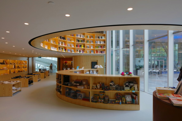 Ville de Qubec, Kanada, 175 Rue Grande Allee, OMA, Rem Koolhaas, Shohei Shigematsu, inn Partners,  Muse national des beaux-arts du Qubec, Pierre lassonde pavillion, Pavillon, Wing, Flgel, Anschluss, Neubau, Glaskasten, Scheiben, Kisten, Boxen, Boxes, Stapel, gestapelt, Fertigstellung, 2016, Juni 2016, Erffnung, opening, Rotterdam, New York, Kanada, Nordamerika,