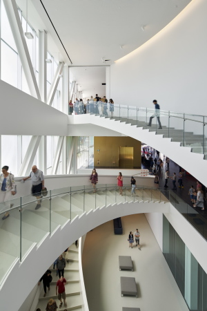 Ville de Qubec, Kanada, 175 Rue Grande Allee, OMA, Rem Koolhaas, Shohei Shigematsu, inn Partners,  Muse national des beaux-arts du Qubec, Pierre lassonde pavillion, Pavillon, Wing, Flgel, Anschluss, Neubau, Glaskasten, Scheiben, Kisten, Boxen, Boxes, Stapel, gestapelt, Fertigstellung, 2016, Juni 2016, Erffnung, opening, Rotterdam, New York, Kanada, Nordamerika,