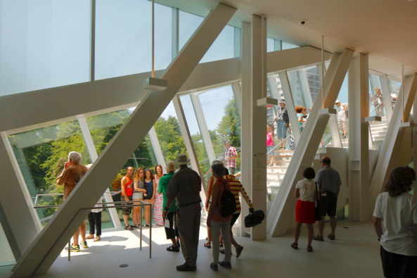 Ville de Qubec, Kanada, 175 Rue Grande Allee, OMA, Rem Koolhaas, Shohei Shigematsu, inn Partners,  Muse national des beaux-arts du Qubec, Pierre lassonde pavillion, Pavillon, Wing, Flgel, Anschluss, Neubau, Glaskasten, Scheiben, Kisten, Boxen, Boxes, Stapel, gestapelt, Fertigstellung, 2016, Juni 2016, Erffnung, opening, Rotterdam, New York, Kanada, Nordamerika,