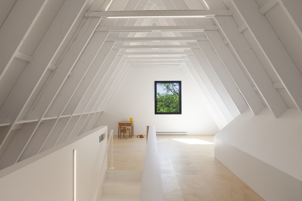 Kanada,  Maxime Brouillet,  Eastern Townships, Canada, Fahouse, Jean Verville architecte, Jessica Bouffette, Olivier Grenier, Martine Walsh, house, single family house, Wohnhaus, Wald, Zauberwald, M�rchenwald, Neubau, Fertigstellung, 2016, schwarz, dunkel, d�ster, gem�tlich, cozy