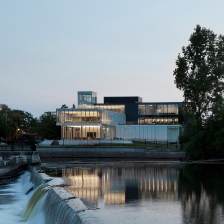 Museum, Neubau, Kanada, Montreal, fabG, 2016, Wasser, Fluß, Glas, Glasfassade, Fertigstellung, Kunst, Kunstmuseum,