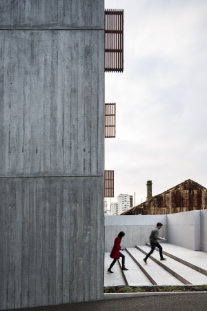 Beton, Boden, Wand, Holzlamellen, Fenster, Front, Porto, Seiqueros Architekten, Siebzigerjahre, Reduktion, Minimalismus, window, front, concrete, lines, clear, minimalism