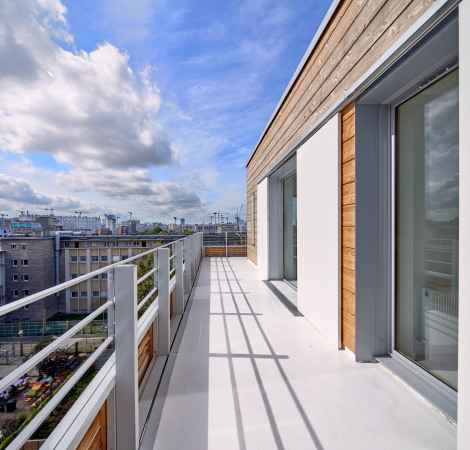 Architektur, Neubau, Frankreich, France, Paris, Wohnungsbau, Housing, Kinderkrippe, Krippe, Kindergarten, Belus & Hnocq, Balkone, Ausblick, Wood, Holz, Rue Pierre-Rebire, Fertigstellung, 2016, 2015,