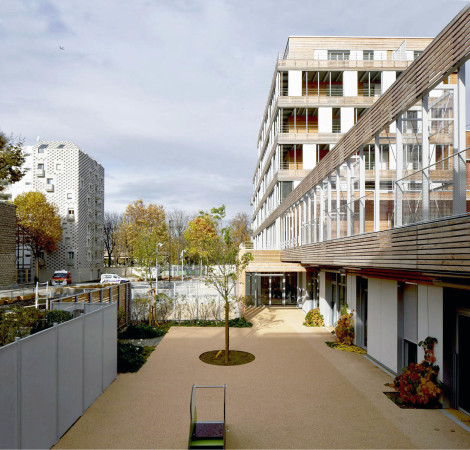 Architektur, Neubau, Frankreich, France, Paris, Wohnungsbau, Housing, Kinderkrippe, Krippe, Kindergarten, Belus & Hnocq, Balkone, Ausblick, Wood, Holz, Rue Pierre-Rebire, Fertigstellung, 2016, 2015,