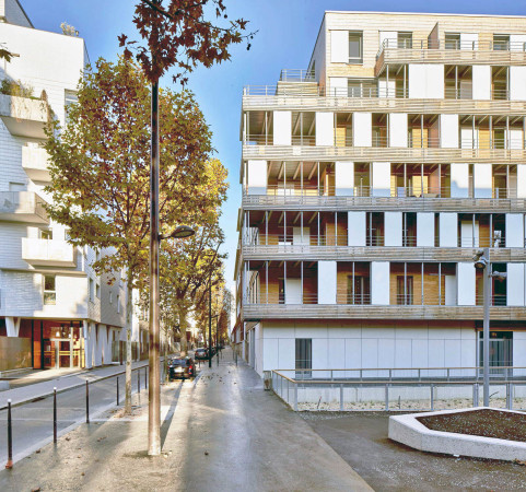 Architektur, Neubau, Frankreich, France, Paris, Wohnungsbau, Housing, Kinderkrippe, Krippe, Kindergarten, Belus & Hnocq, Balkone, Ausblick, Wood, Holz, Rue Pierre-Rebire, Fertigstellung, 2016, 2015,
