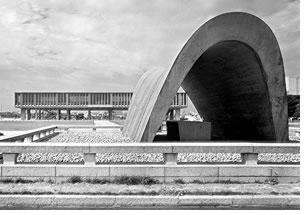 60 Jahre Atombombenabwurf auf Hiroshima - 60 Jahre moderne Architektur in Japan
