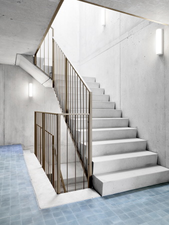 Wohnungsbau, Wohnbau, Schweiz, Switzerland, 2016, Peter Moor Architekten, Neubau Gehrenhaus, Talgartenweg, Stfa, gold, Balkone, Fassade, Ente, 2CV, Fertigstellung, Kernzone, Bahnhof, See, Peter Derron, Zurich, Lake, housing, Apartment