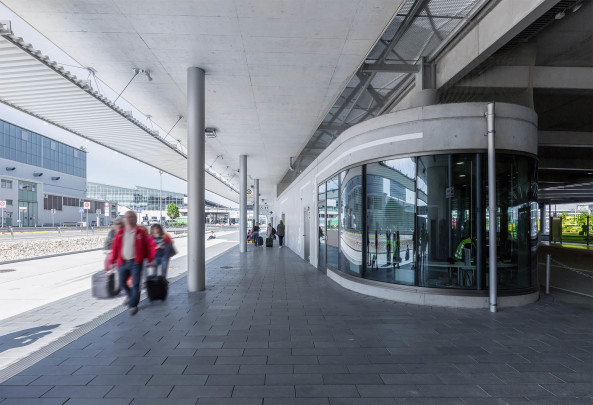 Parkhaus am Stuttgarter Flughafen von Wulf Architekten