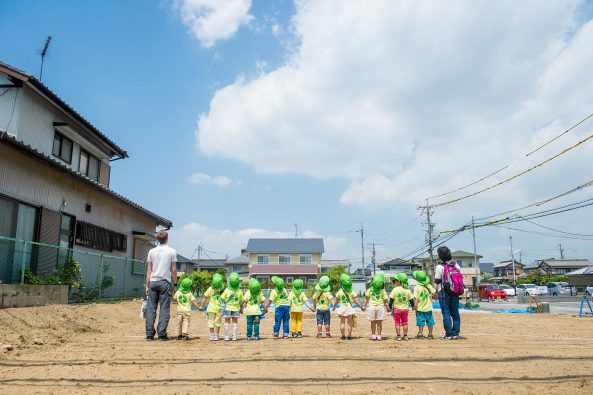 Mad, MAD Architects, Clover House, Kindergarten, Kita, Bauen fr Kinder, Kindergarten in Japan, Blob, Haus mit Rutsche, Baunetz, Baunetz-Meldung, architecture, architect, Architektur, Architekt, Fassade, facade, Holzbau, Holzkonstruktion, wood, Okazaki, Aichi Prefecture, Japan, japanese architecture, MAD in Japan, Neubau, Koji Fujii / Nacasa & Partners Inc., Dan Honda, Daniel Taun, Clover House kindergarten, Ma Yansong, Bauen im Bestand, Holzbautradition, playful piece of architecture, architecture for kids, Haus im Haus,