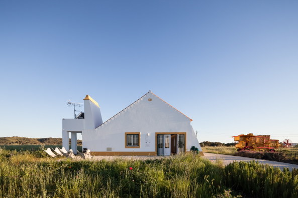 portugal, museum, agrar, landwirtschaft, geschichte, halle, ausstellung, ausstellungsarchitektur, lndlich, scheune, Francisco Nogueira, Alentejo, Tourismus, Holz, dachstuhl, satteldach, regional, typisch, sanierung, umbau, dc.ad, Duarte Caldas, lissabon, reise, mistgabel, mhdrescher