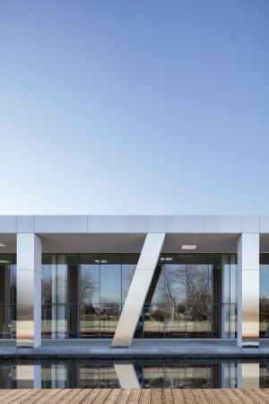 Diane Dufresne, Centre du Art, Museum, Neubau, 2016, Repentigny, Canada, ACDF, civic plaza, building, glise de la Purification-de-la-Bienheureuse-Vierge-Marie, Ville de Repentigny, Fertigstellung, eubau, fassade, facade, Grundriss, Planung, Hausbau, Beton, Holz, Stahl Tragwerk, Scno Plus, Marcelle Ferron, Richard Langevin, German Website, Deutschland, France