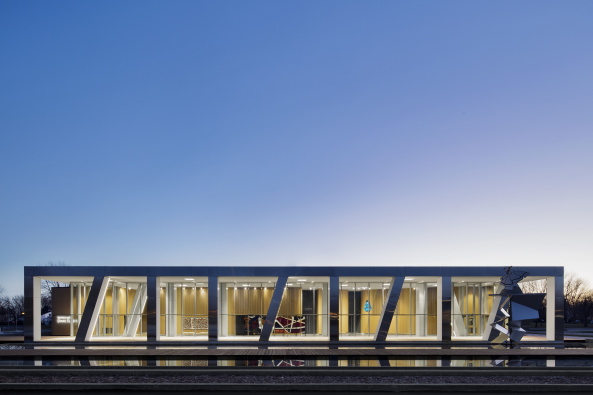 Diane Dufresne, Centre du Art, Museum, Neubau, 2016, Repentigny, Canada, ACDF, civic plaza, building, �glise de la Purification-de-la-Bienheureuse-Vierge-Marie, Ville de Repentigny, Fertigstellung, eubau, fassade, facade, Grundriss, Planung, Hausbau, Beton, Holz, Stahl Tragwerk, Sc�no Plus, Marcelle Ferron, Richard Langevin, German Website, Deutschland, France