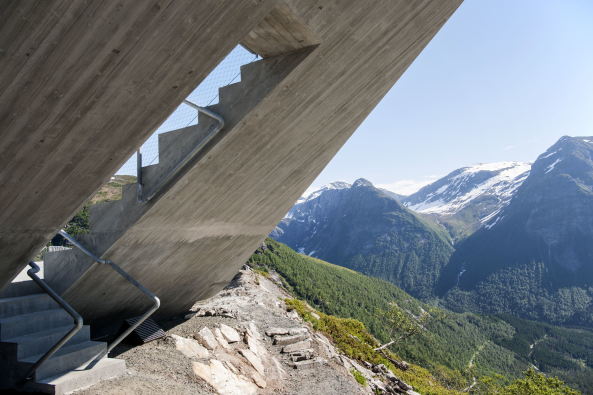 Balestrand, Norwegen, Beton, Aussichtspunkt, Code, UTSIKTEN, Gaularfjellet, Norway, CODE: architecture as, National Tourist Routes, Veidekke Sandane, Fertigstellung, scenic routes, Gletscher, Fjrd, Wasser, Meer, spektakulr, spectacular, Baunetz, Baunetz-Meldung, Architektur, Architekt, architect, architecture, Architekt gesucht, Meldungen, architecture-news, young architects, 2016, concrete, Steinar Bjercke, DIFK, Florian Kosche