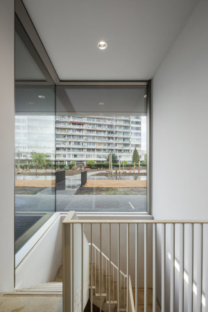 Wohnhaus, Kempe Thill, Antwerpen, 2016, Antwerp, Beton, concrete, Baunetz, Baunetz-Meldung, Architektur, Architekt, architect, architecture, Architekt gesucht, Meldungen, architecture-news, Architektur Deutschland, deutsche Architekten, german architecture, young architects, Netherlands, Dutch, Niederlande, Fertigstellung, Neubau, Glas, grau, Ulrich Schwarz