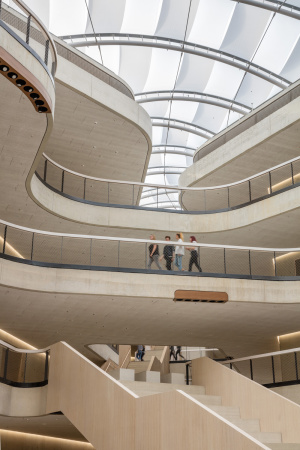 Baunetz, Baunetz-Meldung, Architektur, Architekt, architect, architecture, Architekt gesucht, Meldungen, architecture-news, Architektur Deutschland, deutsche Architekten, german architecture, young architects, katholischen Berufskollegs Kln, Kln, Schule, Schulbau, erzieherisch, sozialpdagogisch, heilpflegerisch, polygonal, Lochfassade, Atrium, beige, Neubau, Treppe, Sichtbeton, Mander, Kontur, Halle, 3pass,