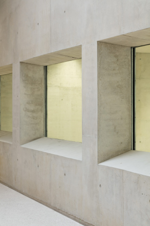 Baunetz, Baunetz-Meldung, Architektur, Architekt, architect, architecture, Architekt gesucht, Meldungen, architecture-news, Architektur Deutschland, deutsche Architekten, german architecture, young architects, katholischen Berufskollegs Kln, Kln, Schule, Schulbau, erzieherisch, sozialpdagogisch, heilpflegerisch, polygonal, Lochfassade, Atrium, beige, Neubau, Treppe, Sichtbeton, Mander, Kontur, Halle, 3pass,