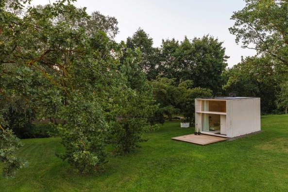 Minifertighaus in Tallinn, Estland, Fertighaus, Minihaus, Architektur, Kodasema, KODA; Designlines, Julia Bluth, Baunetz, Baunetz-Meldungen, Mini-Living, Verbundbauplatten, Bauen im Verbundsystem, Schner Wohnen, Wohnhaus, Architekt, architect, best architects, Fassade, Prototyp, Baukosten, Koda-Haus, Koda-House, Design und Wohnen, prefab living, prefab architecture, Small Project Prize, Tallinn Architecture Biennale 2015, 25 Quadratmeter