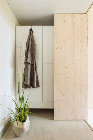 Minifertighaus in Tallinn, Estland, Fertighaus, Minihaus, Architektur, Kodasema, KODA; Designlines, Julia Bluth, Baunetz, Baunetz-Meldungen, Mini-Living, Verbundbauplatten, Bauen im Verbundsystem, Schner Wohnen, Wohnhaus, Architekt, architect, best architects, Fassade, Prototyp, Baukosten, Koda-Haus, Koda-House, Design und Wohnen, prefab living, prefab architecture, Small Project Prize, Tallinn Architecture Biennale 2015, 25 Quadratmeter