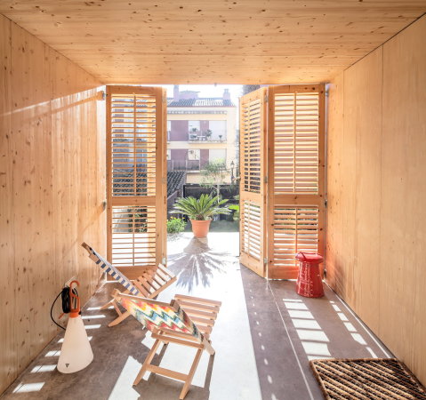 Josep Ferrando Architecture, Sant Cugat, Barcelona, Spanien, Spain, Holz, Beton, Wnde, Mauern, Wohnhaus, housing, single family house, Intervention, Umbau, Altstadt, old city, Void, Leerstelle, 2016, Fertigstellung, Bauen im Bestand, Baunetz, Baunetz-Meldung, Architektur, Architekt, architect, architecture, Architekt gesucht, Meldungen, architecture-news, Ramona, Toledo-Villarreal, Adria Goula, Neubau