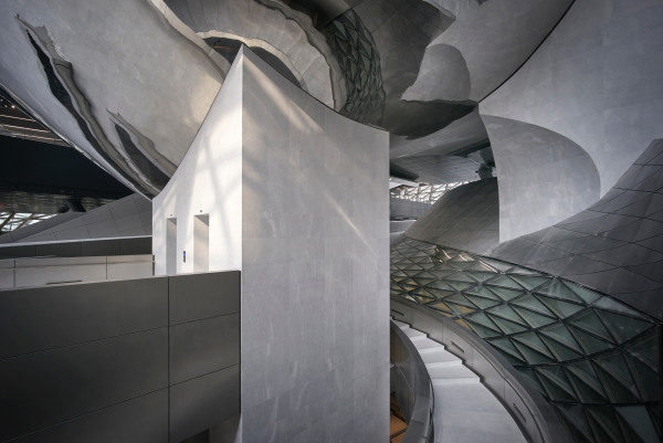 Coop Himmelb(l)aus MOCAPE in Shenzhen