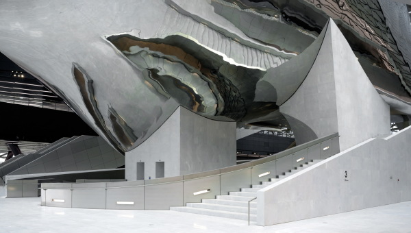 Coop Himmelb(l)aus MOCAPE in Shenzhen