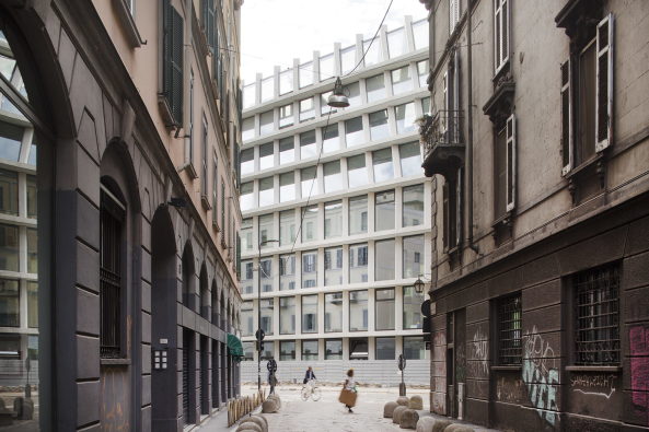 Baunetz, Baunetz-Meldung, Architektur, Architekt, architect, architecture, Architekt gesucht, Meldungen, architecture-news, Architektur Deutschland, deutsche Architekten, german architecture, young architects, Mailand, Milano, Neubau, Stiftung, Foundation, Fertigstellung, 2016, Beton, Raster, Spitzdach, gut gerastert, Masterplan, Porta Volta, Filippo Romano, Fondazione Feltrinelliin Mailand, Basel, Italien, swiss architects, Italy,