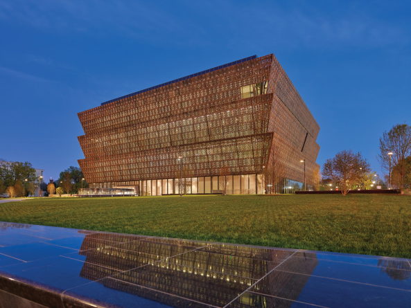 David Adjaye Architects;  Afroamerican history museum; Neubau; Museumsneubau; USA; Washington DC; Alan Karchmer; National Mall; Bronzehlle;