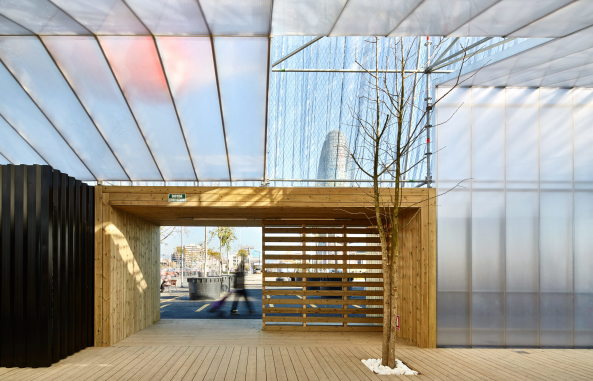 Maschendraht, polycarbonat, Spitzdach, Holz, polyeder, netting wire, frame, zones, wood, timber, Holz, peris+total, Barcelona, Plaa de les Glries Catalanes, Pavillon, pavilion, infromation point
