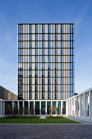 Caruso St. John, Damien Hirst, riba, stirling prize, 2016, Herzog & de Meuron, Reiach and Hall, dRMM, Newport Street Gallery, Jane Duncan, Michael Laird Architects, Loyn & Co Architects, london, shortlist, preis, preisverleihung, entschieden, kunst, knstler, galerie, umbau, umnutzung, backstein, ziegel, industrie