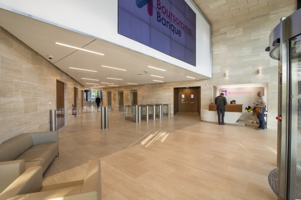 Baunetz, Baunetz-Meldung, Architektur, Architekt, architect, architecture, Architekt gesucht, Meldungen, architecture-news, Architektur Deutschland, deutsche Architekten, german architecture, young architects, France, Frankreich, 2016, Fertigstellung, Studioninedots, Ateliers 115, Boulogne-Billancourt, Boursorama Banque, bank building, Patrick Chavannes, Avenue Pierre Lefaucheux