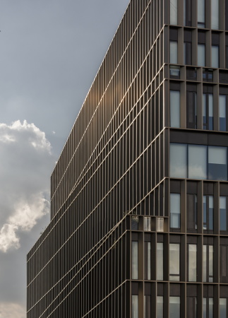 Baunetz, Baunetz-Meldung, Architektur, Architekt, architect, architecture, Architekt gesucht, Meldungen, architecture-news, Architektur Deutschland, deutsche Architekten, german architecture, young architects, France, Frankreich, 2016, Fertigstellung, Studioninedots, Ateliers 115, Boulogne-Billancourt, Boursorama Banque, bank building, Patrick Chavannes, Avenue Pierre Lefaucheux