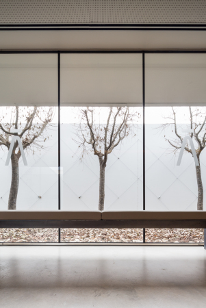 Stahlbeton, prefabricated concrete, Glas, glass, courtyard, Innenhof, leichenhalle, Baunetz. Filipo Poli, Barcel-Balanz Arquitectes, Barcelona, morgue
