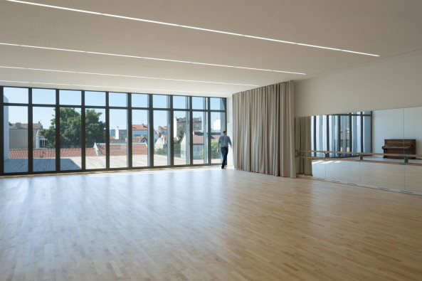 Alumium, Glas, Gitter, gitter, Eisberg, iceberg, baunetz, appeasement, apaisement, sanft, soft, discrete, Vanve, Conservatory, Konservatorium, souterrain, stage hall, multi purpose, Multifunktion, Architektur, Jean François Renaud, �ric Babin