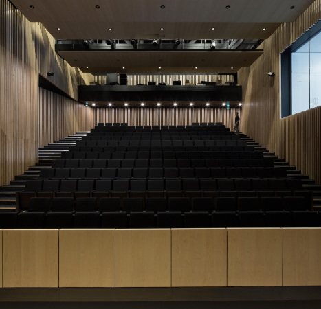 Alumium, Glas, Gitter, gitter, Eisberg, iceberg, baunetz, appeasement, apaisement, sanft, soft, discrete, Vanve, Conservatory, Konservatorium, souterrain, stage hall, multi purpose, Multifunktion, Architektur, Jean François Renaud, �ric Babin