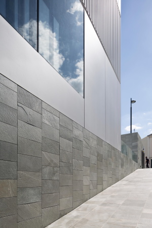 Alumium, Glas, Gitter, gitter, Eisberg, iceberg, baunetz, appeasement, apaisement, sanft, soft, discrete, Vanve, Conservatory, Konservatorium, souterrain, stage hall, multi purpose, Multifunktion, Architektur, Jean François Renaud, �ric Babin