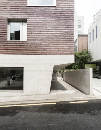 Baunetz, Baunetz-Meldung, Architektur, Architekt, architect, architecture, Architekt gesucht, Meldungen, architecture-news, Architektur, Deutschland, deutsche Architekten, german architecture, young architects, Seoul, Neubau, 2016, new building, concrete, Backstein, Stadthaus, house, realized building, finished building, Stocker Lee, Gangnam district, STOCKER LEE ARCHITETTI, Simone Bossi, Dong Joon Lee, Melanie Stocker, high density, Nachverdichtung,