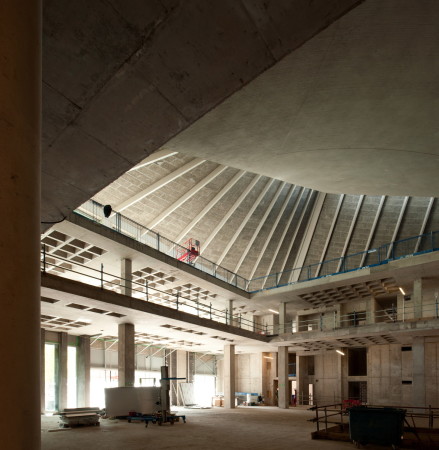 Commonwealth Institute, Sanierung, Modernisierung, Kupferdach, Holland Park, luxerious housing, London, Design Museum, OMA, John Pawson, Arup, Allies and Morrison,  Sir Robert Matthew, Stirrat Johnson-Marshall and Partners, Baunetz, Wettbewerb, competition, modification, Pan European Living room, Barcode, Europa