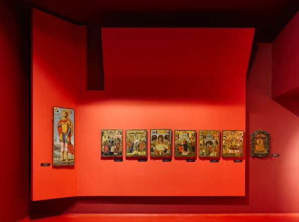 Bolles+Wilson, DEA Studio, Tirana, Kor, Mnster, Albanien, Roman Mensing, Baunetz, Ikonen, Ikonenmuseum, Prison, Gefngnis, Steinfassade, schwarze Flche, Black surface, Hoxha, communism, Kommunismus, Umbau, Museum,