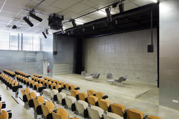 Forschungsbau von Block Architectes bei Paris