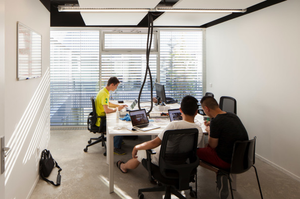 Forschungsbau von Block Architectes bei Paris