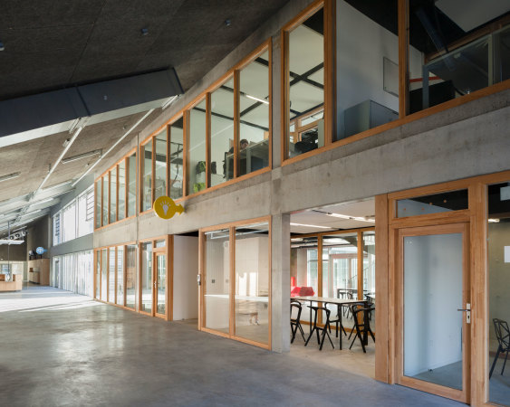 Forschungsbau von Block Architectes bei Paris