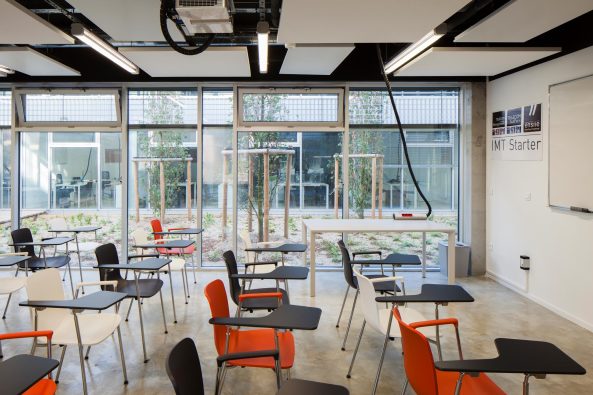 Forschungsbau von Block Architectes bei Paris