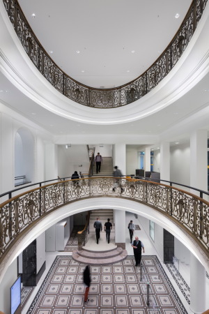 Wilhelminismus, Eisenbahndirektion, Dachaufbau, Fenster,  Bestand, Fassade, klassizistisch, monumental, kadawittfeldarchitektur, EASA, Eisenbahn, railway, proudness, Stolz, Balkone, Bro, Zellenbro, Club